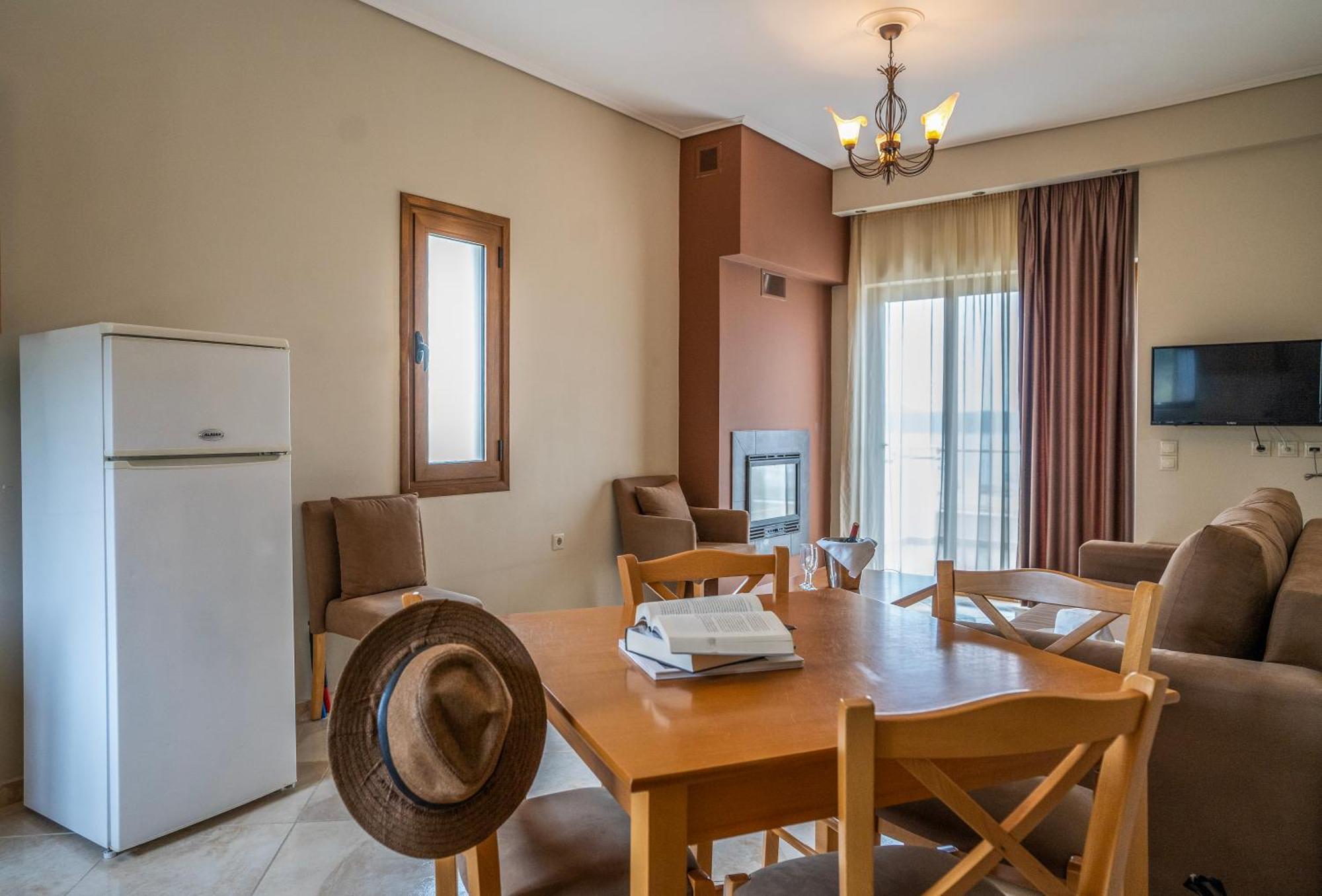 Evia Hotel & Suites Marmari  Ngoại thất bức ảnh