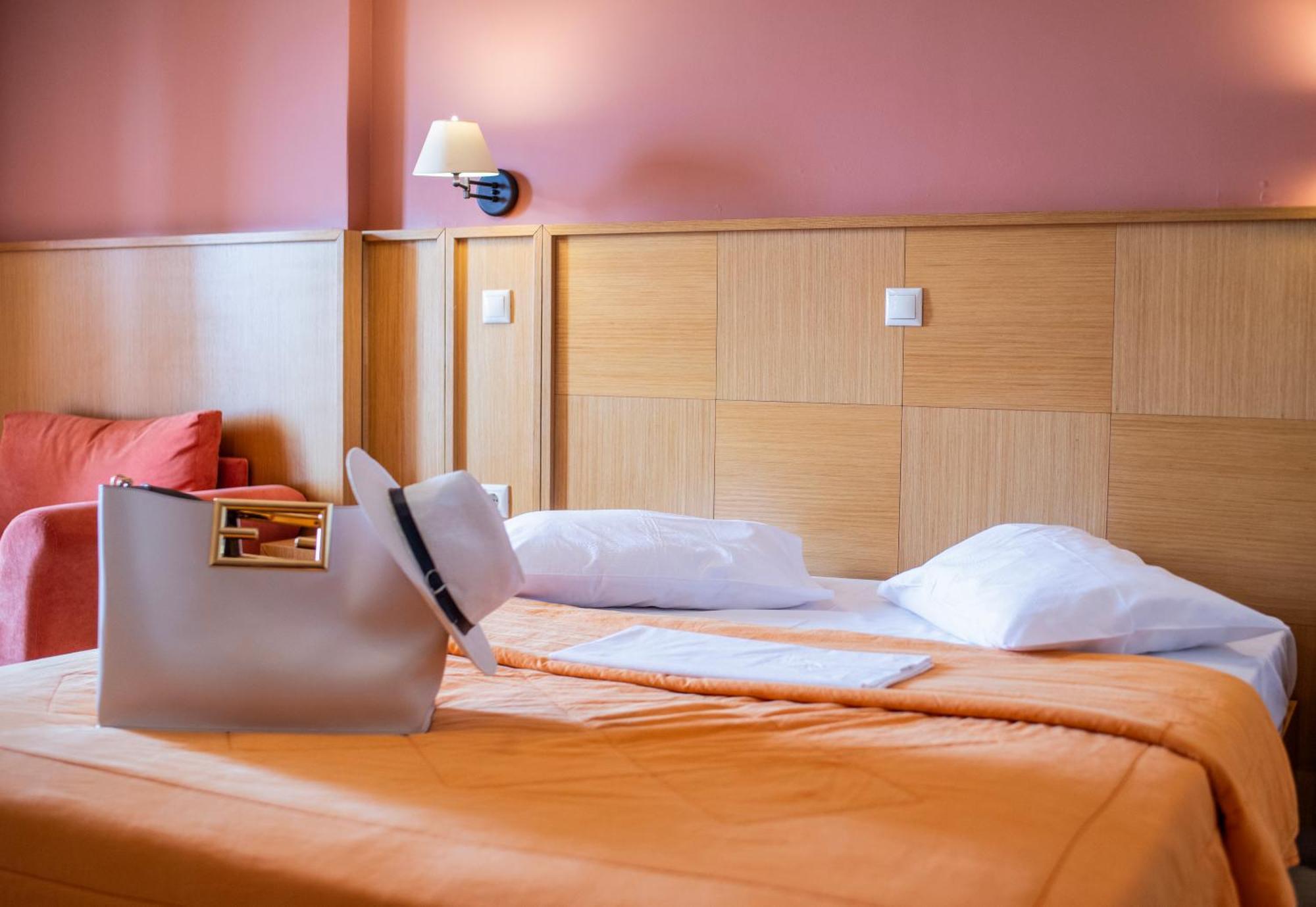 Evia Hotel & Suites Marmari  Ngoại thất bức ảnh