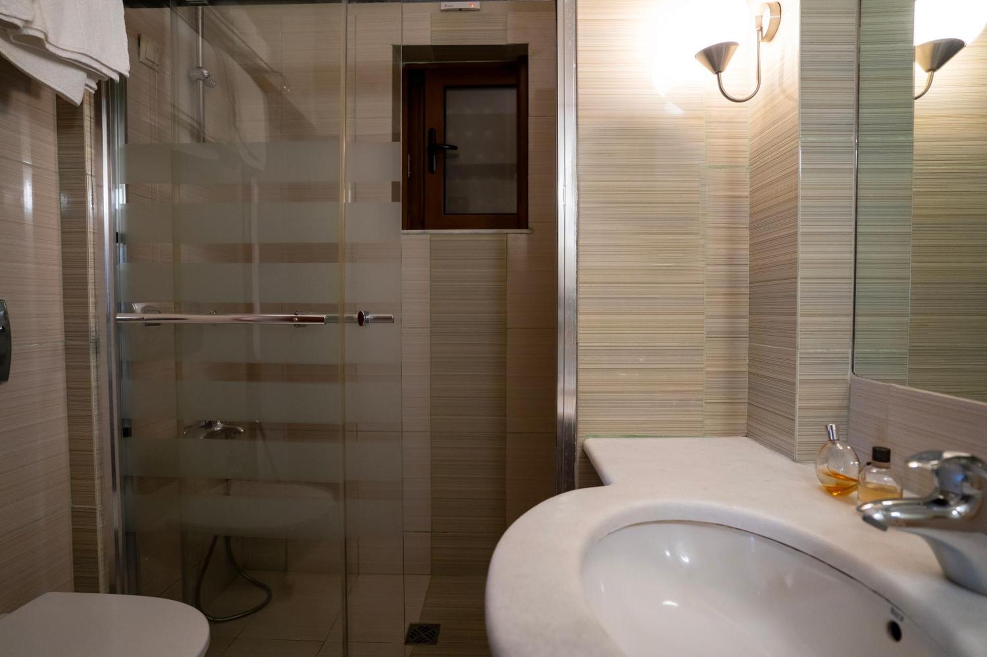 Evia Hotel & Suites Marmari  Ngoại thất bức ảnh
