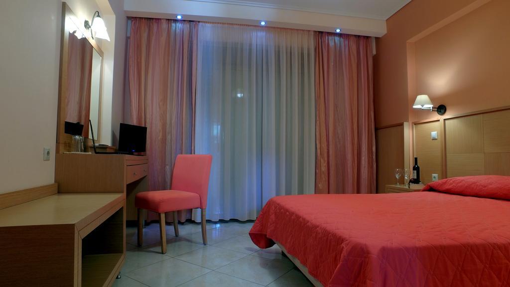 Evia Hotel & Suites Marmari  Ngoại thất bức ảnh